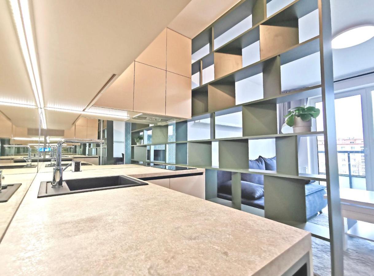 Luxury, Bright Studio With Parking And Balcony In Bratislava Center Kültér fotó